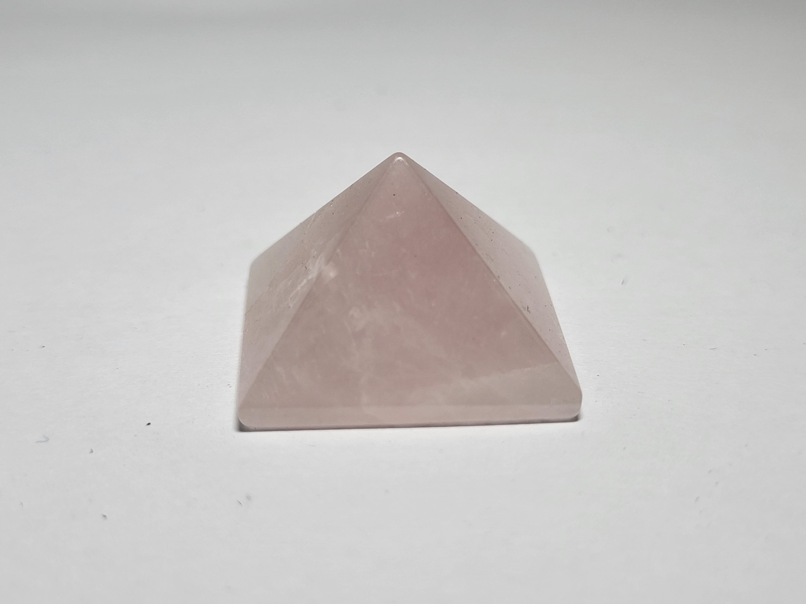 Pyramida Roz Xalazia -Pyramid Rose Quartz-Min3121 (9) Pyramida Roz Xalazia -Pyramid Rose Quartz-Min3121 (5)