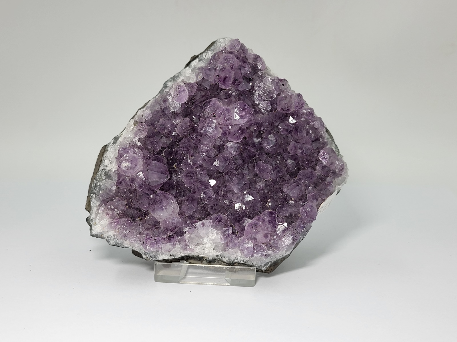 amethystos-amethyst-min3021-lavriostone (12) amethystos-amethyst-min3021-lavriostone
