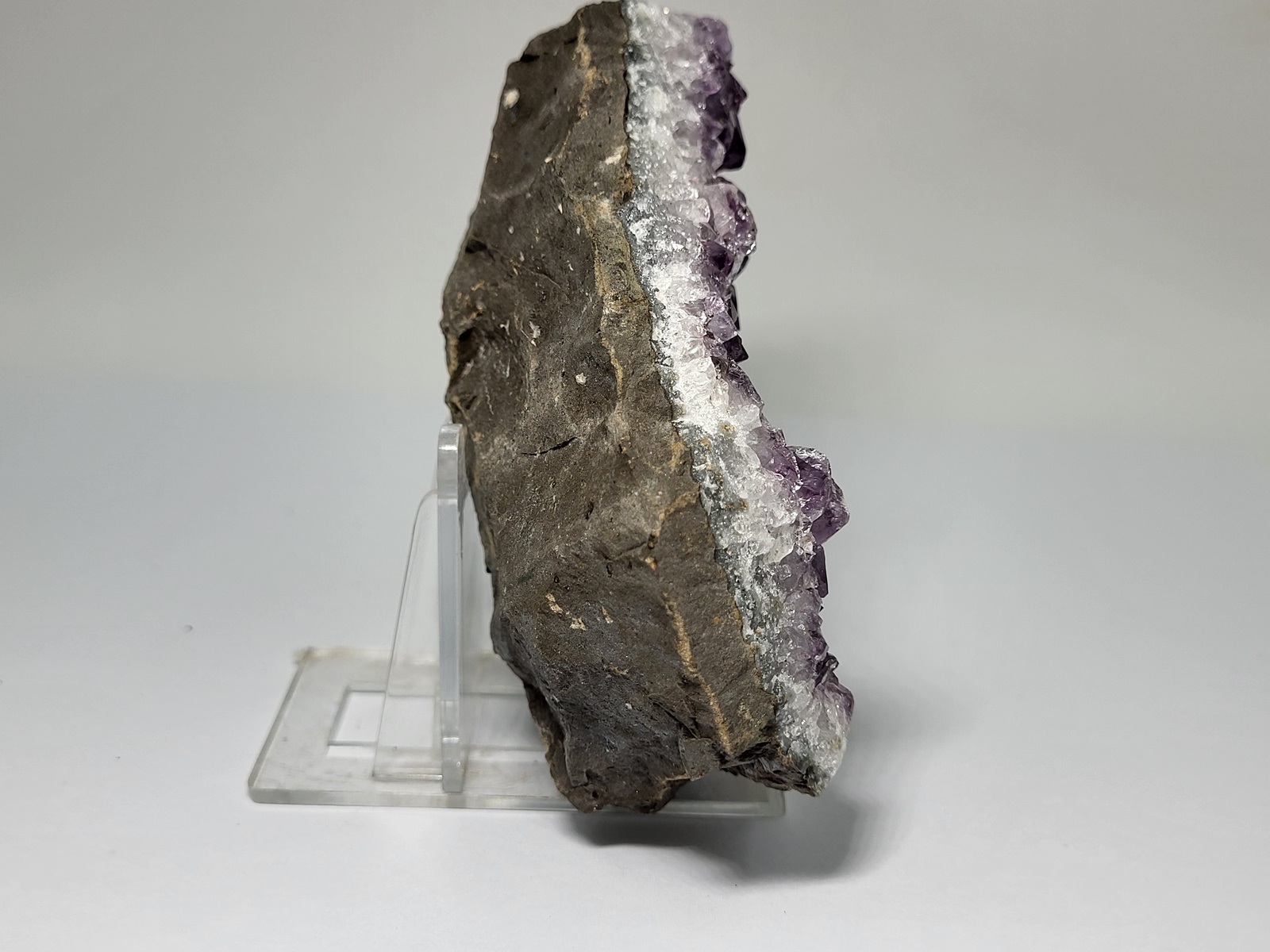 amethystos-amethyst-min3021-lavriostone (13) amethystos-amethyst-min3021-lavriostone