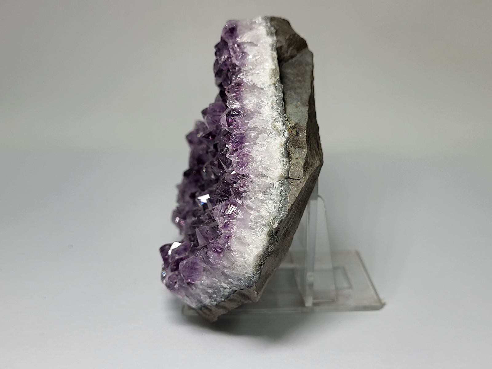amethystos-amethyst-min3021-lavriostone (14) amethystos-amethyst-min3021-lavriostone