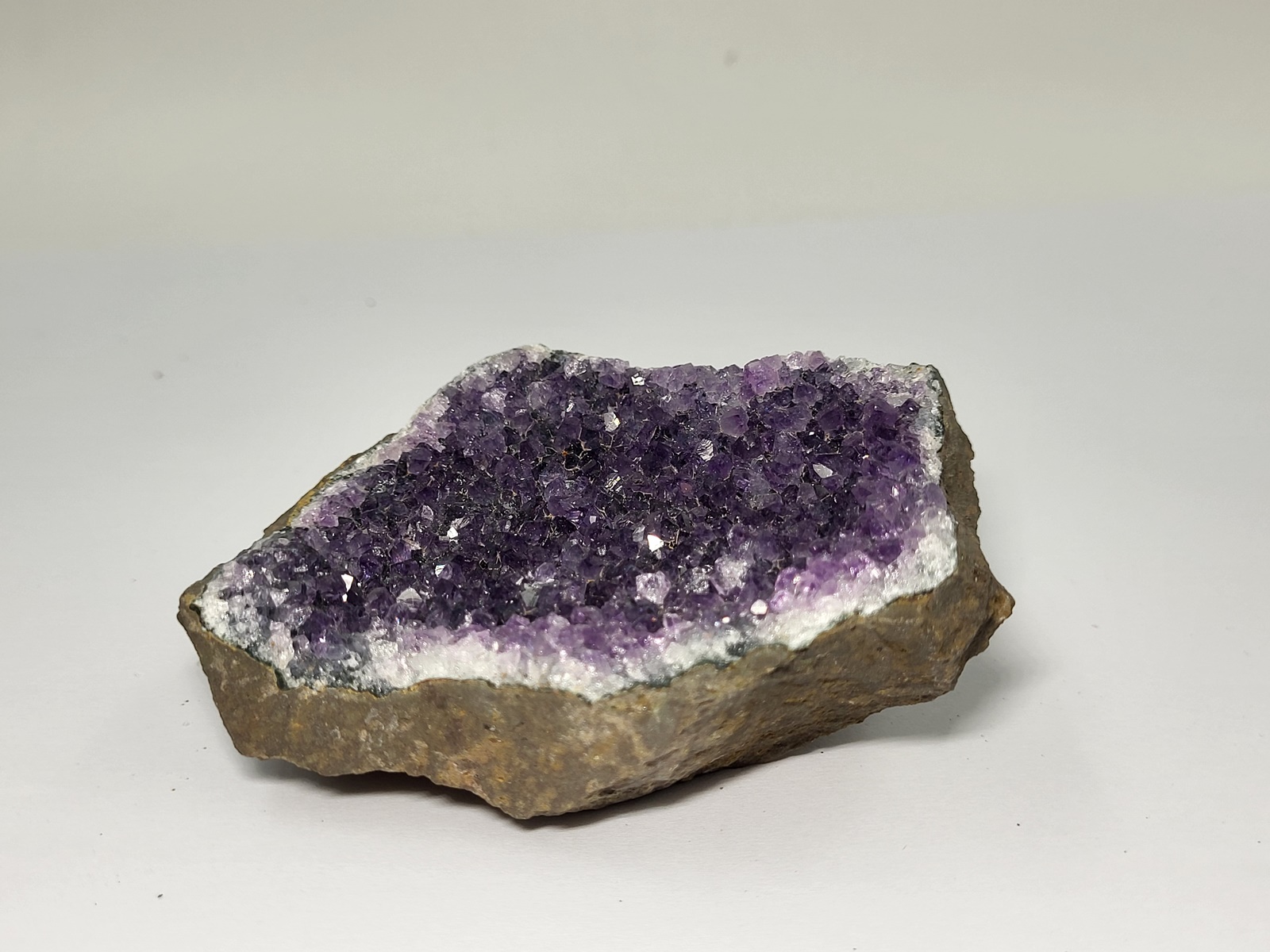 amethystos-amethyst-min3025-lavriostone (14) amethystos-amethyst-min3025-lavriostone