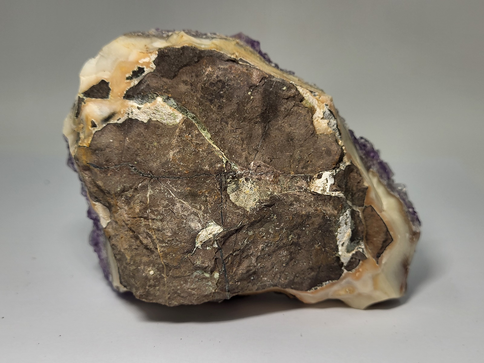 amethystos-amethyst-min3027-lavriostone (7) amethystos-amethyst-min3027-lavriostone
