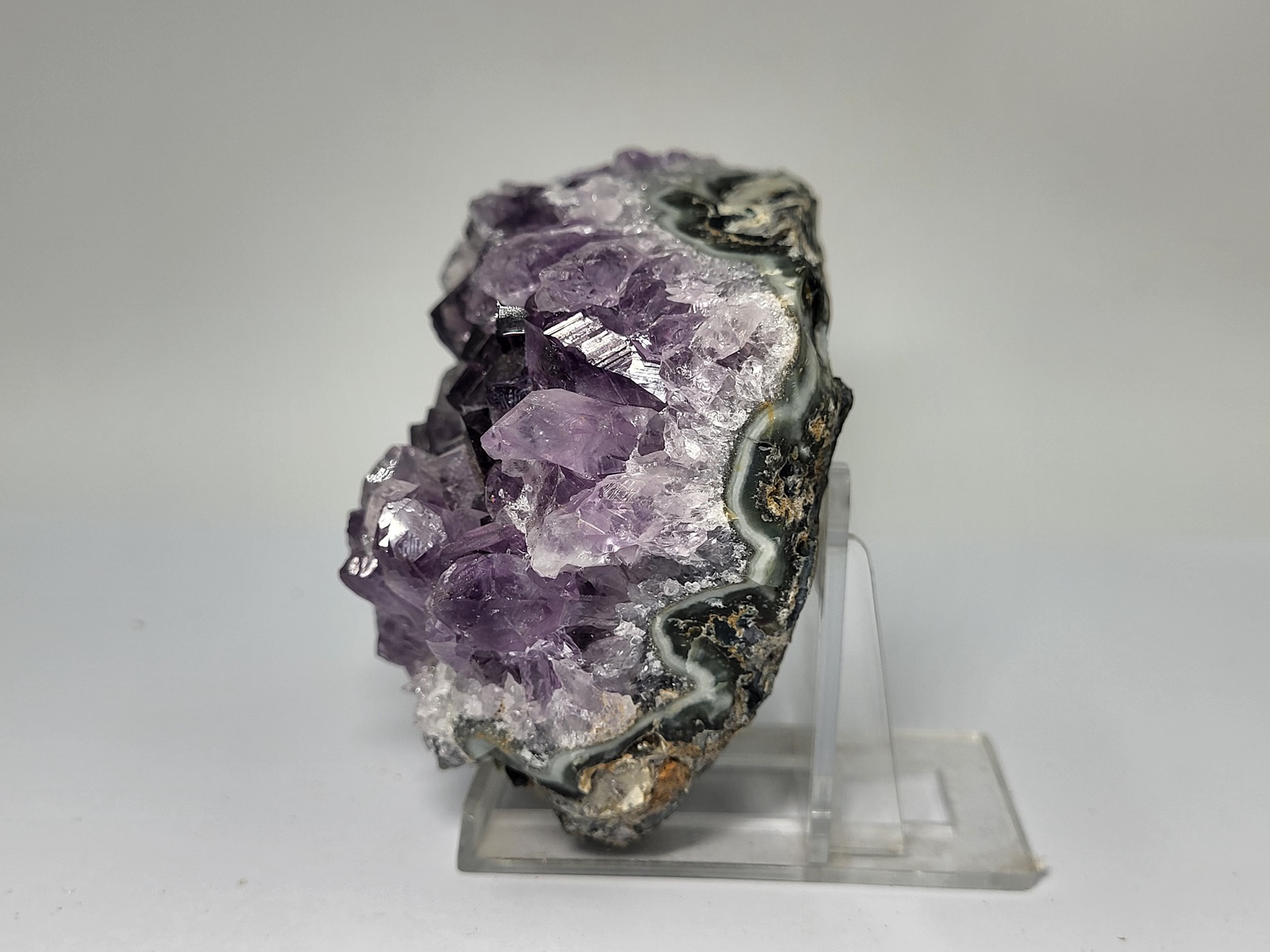 amethystos-amethyst-min3030-lavriostone (9) amethystos-amethyst-min3030-lavriostone