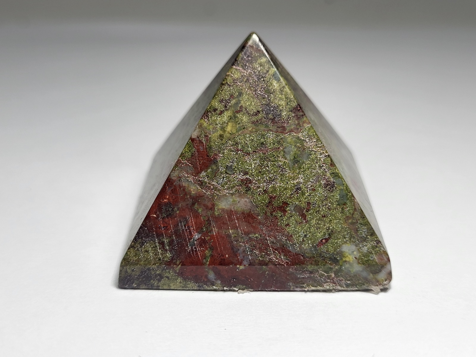 pyramida japer kambaba - pyramid japer kambaba-min3109-lavriostone pyramida japer kambaba - pyramid japer kambaba-min3109-lavriostone