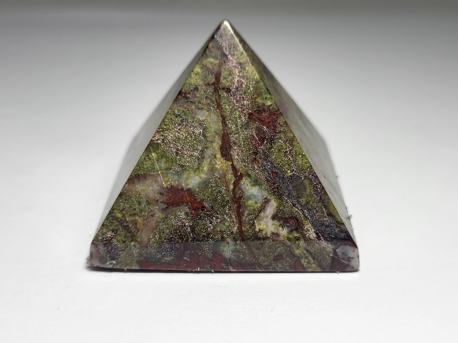 pyramida japer kambaba - pyramid japer kambaba-min3109-lavriostone pyramida japer kambaba - pyramid japer kambaba-min3109-lavriostone