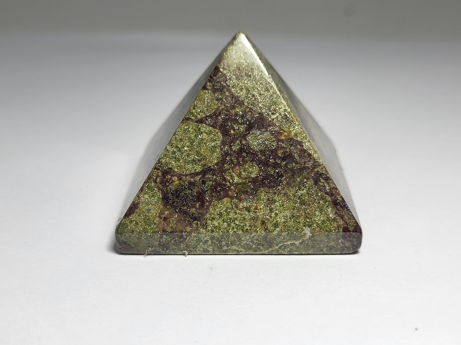 pyramida japer kambaba - pyramid japer kambaba-min3110-lavriostone pyramida japer kambaba - pyramid japer kambaba-min3110-lavriostone