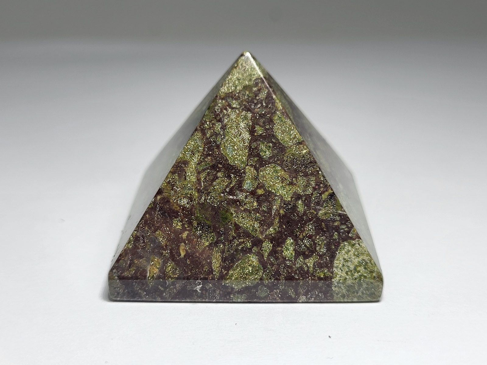 pyramida japer kambaba - pyramid japer kambaba-min3110-lavriostone pyramida japer kambaba - pyramid japer kambaba-min3110-lavriostone