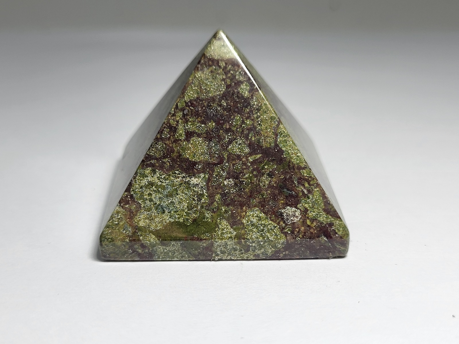 pyramida japer kambaba - pyramid japer kambaba-min3110-lavriostone pyramida japer kambaba - pyramid japer kambaba-min3110-lavriostone