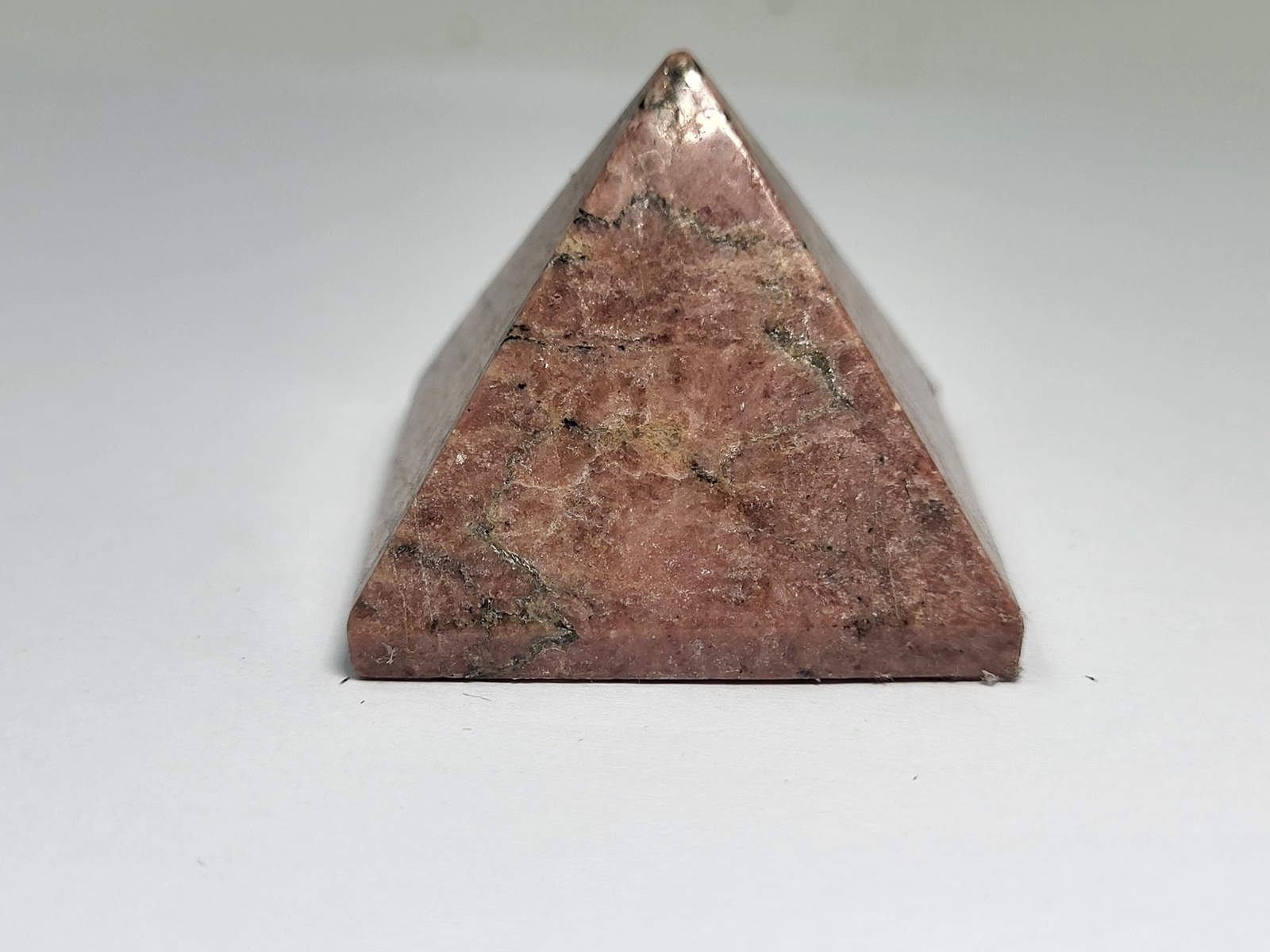 Pyramida Rodoniti - Pyramid Rhodonite-Min3103-Lavriostone Pyramida Rodoniti - Pyramid Rhodonite-Min3103-Lavriostone