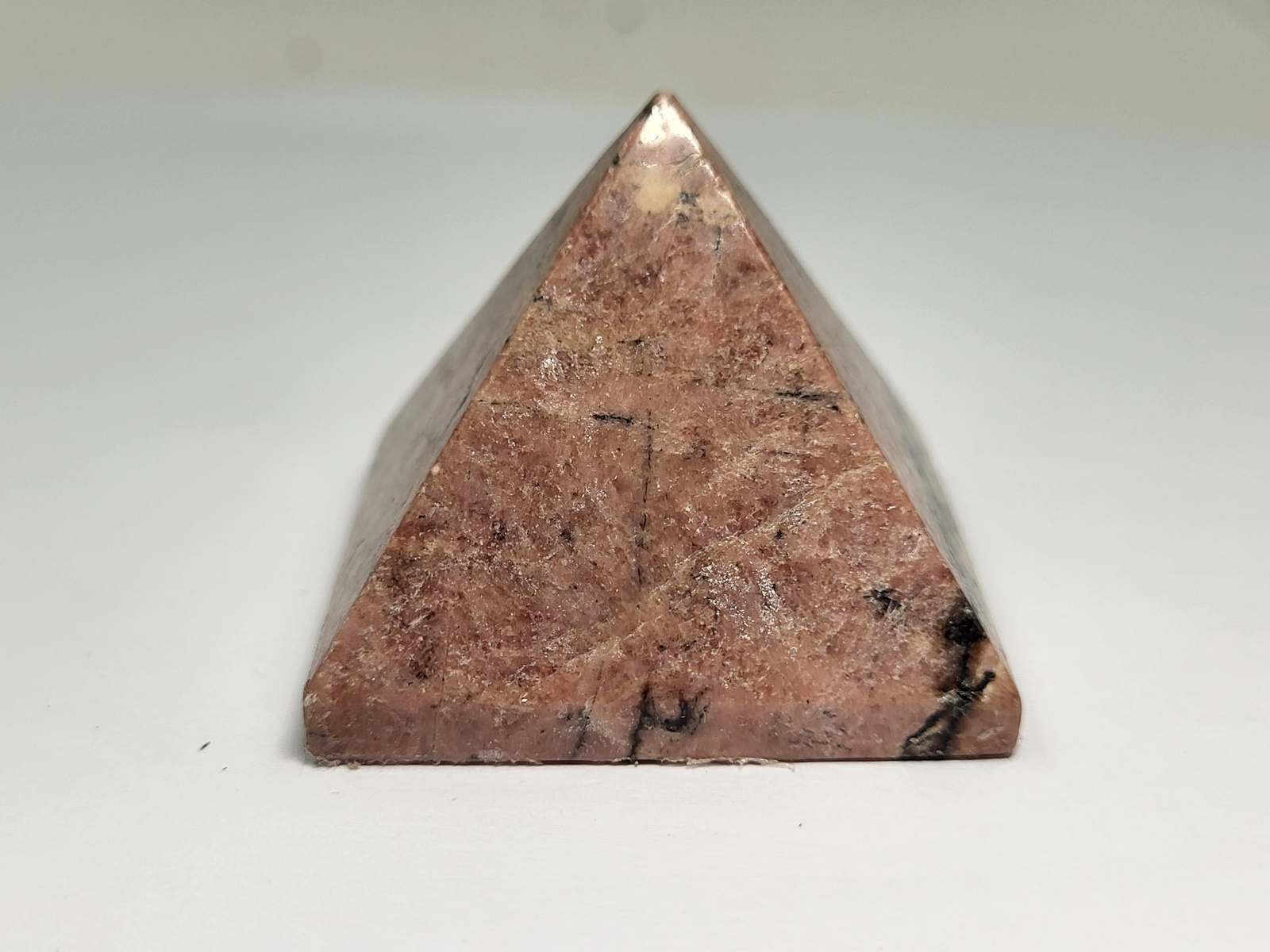Pyramida Rodoniti - Pyramid Rhodonite-Min3103-Lavriostone Pyramida Rodoniti - Pyramid Rhodonite-Min3103-Lavriostone