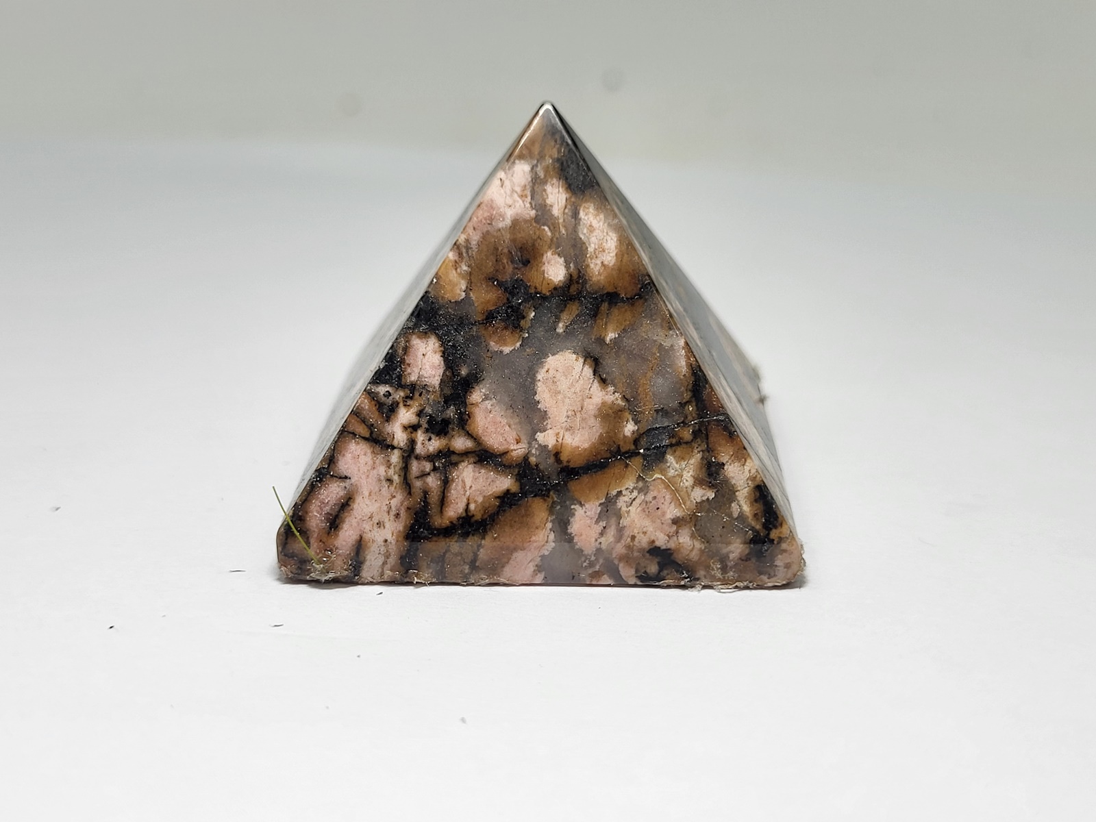 Pyramida Rodoniti - Pyramid Rhodonite-Min3105-Lavriostone Pyramida Rodoniti - Pyramid Rhodonite-Min3105-Lavriostone