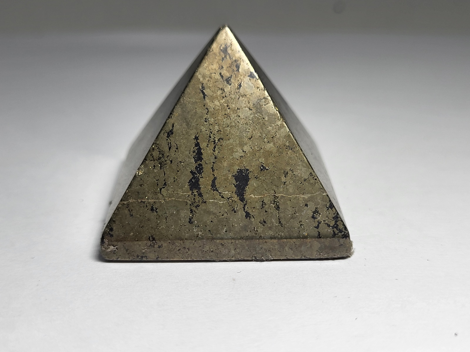 pyramida sidiropyriti-pyrimid pyrite-min3111-lavriostone pyramida sidiropyriti-pyrimid pyrite-min3111-lavriostone