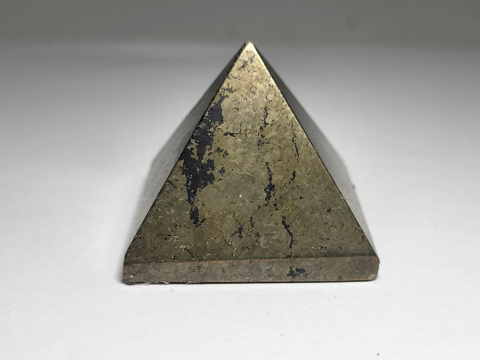 pyramida sidiropyriti-pyrimid pyrite-min3111-lavriostone pyramida sidiropyriti-pyrimid pyrite-min3111-lavriostone