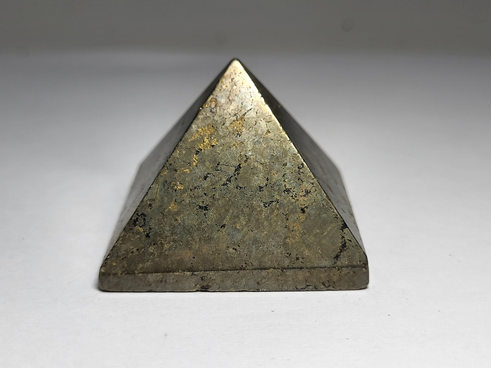 pyramida sidiropyriti-pyrimid pyrite-min3112-lavriostone pyramida sidiropyriti-pyrimid pyrite-min3112-lavriostone
