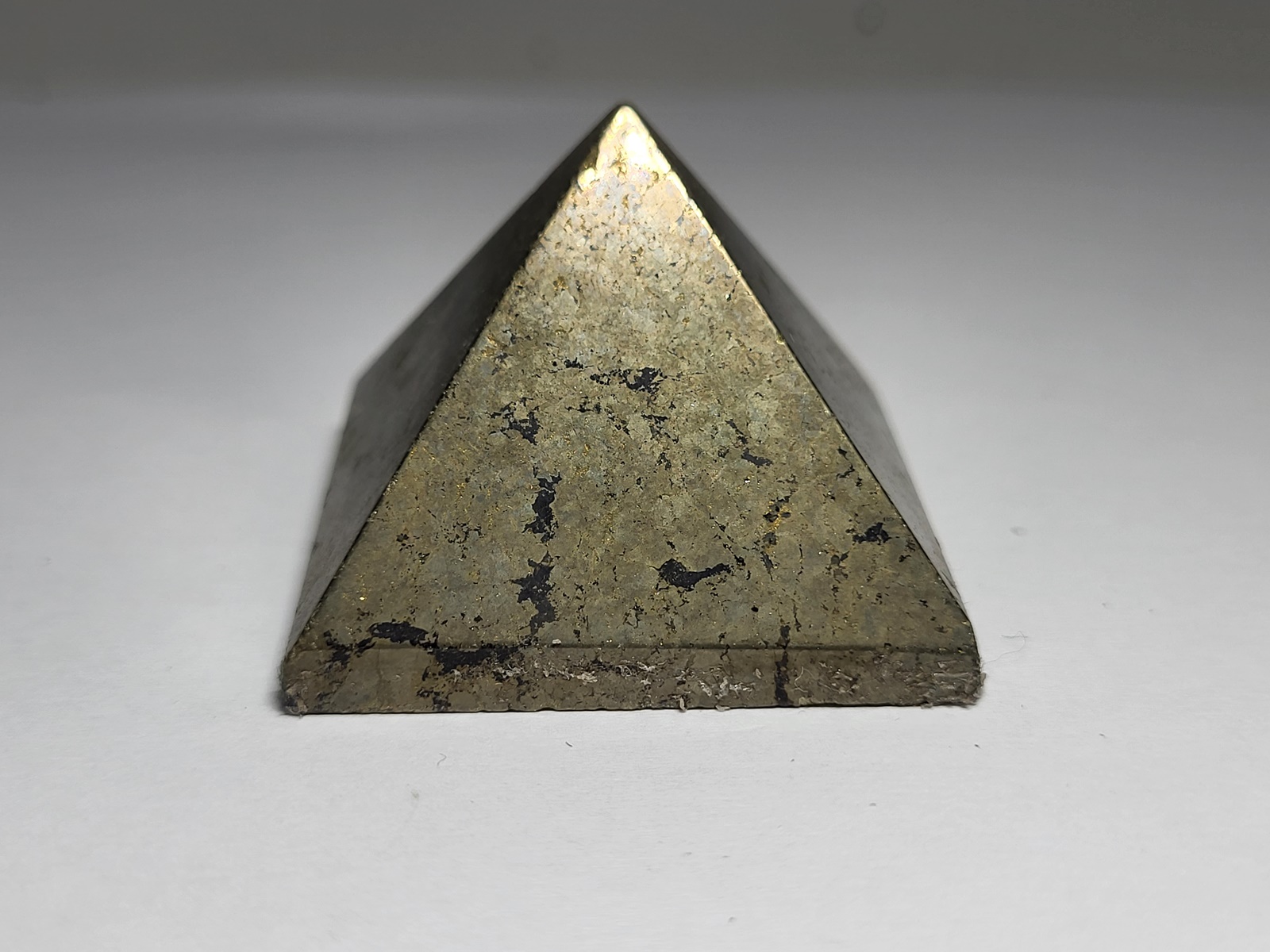 pyramida sidiropyriti-pyrimid pyrite-min3112-lavriostone pyramida sidiropyriti-pyrimid pyrite-min3112-lavriostone