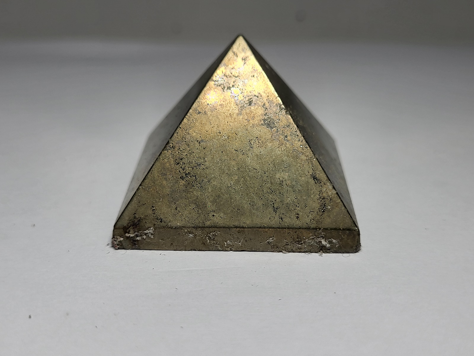 pyramida sidiropyriti-pyrimid pyrite-min3113-lavriostone pyramida sidiropyriti-pyrimid pyrite-min3113-lavriostone