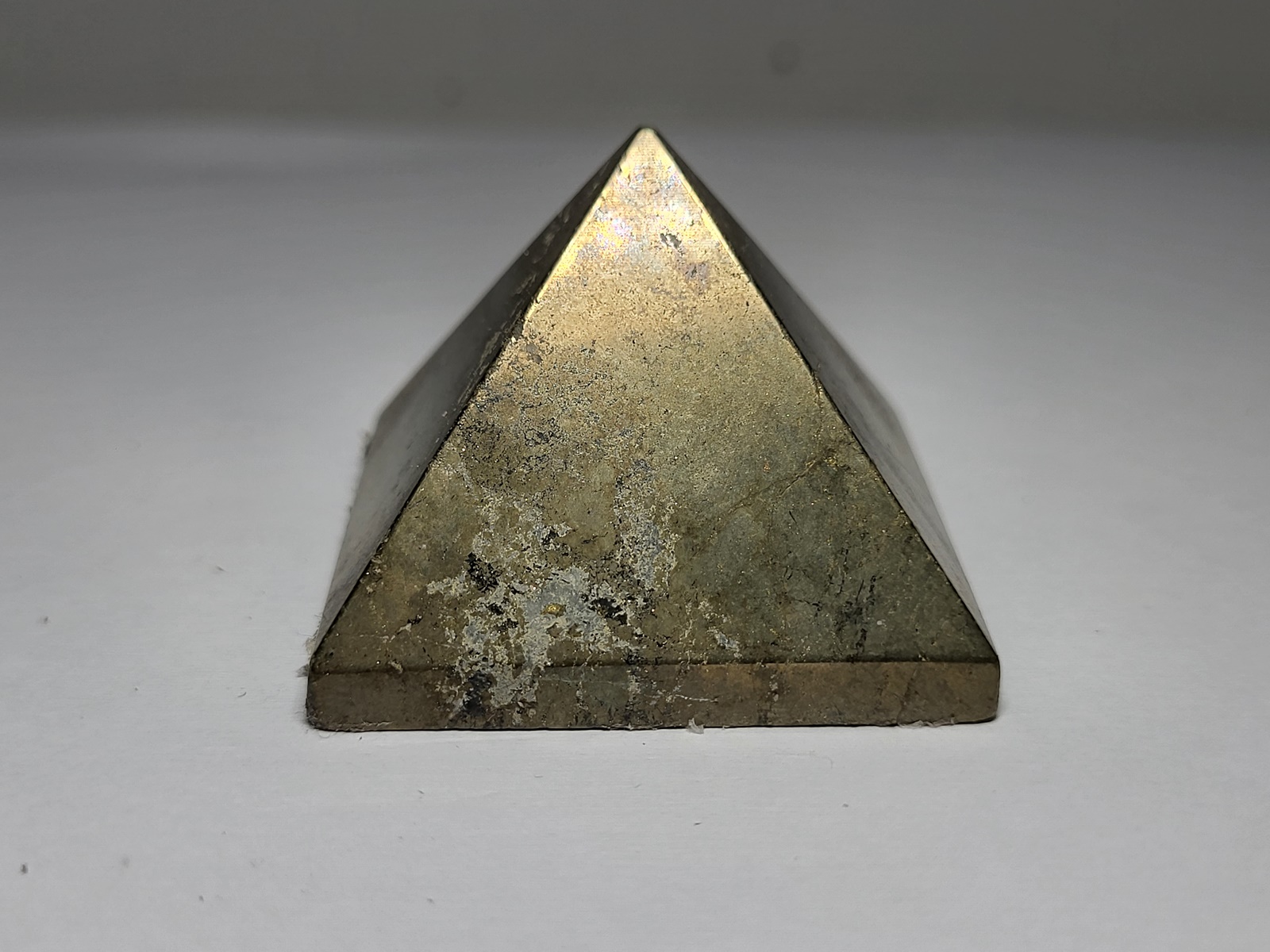 pyramida sidiropyriti-pyrimid pyrite-min3113-lavriostone pyramida sidiropyriti-pyrimid pyrite-min3113-lavriostone