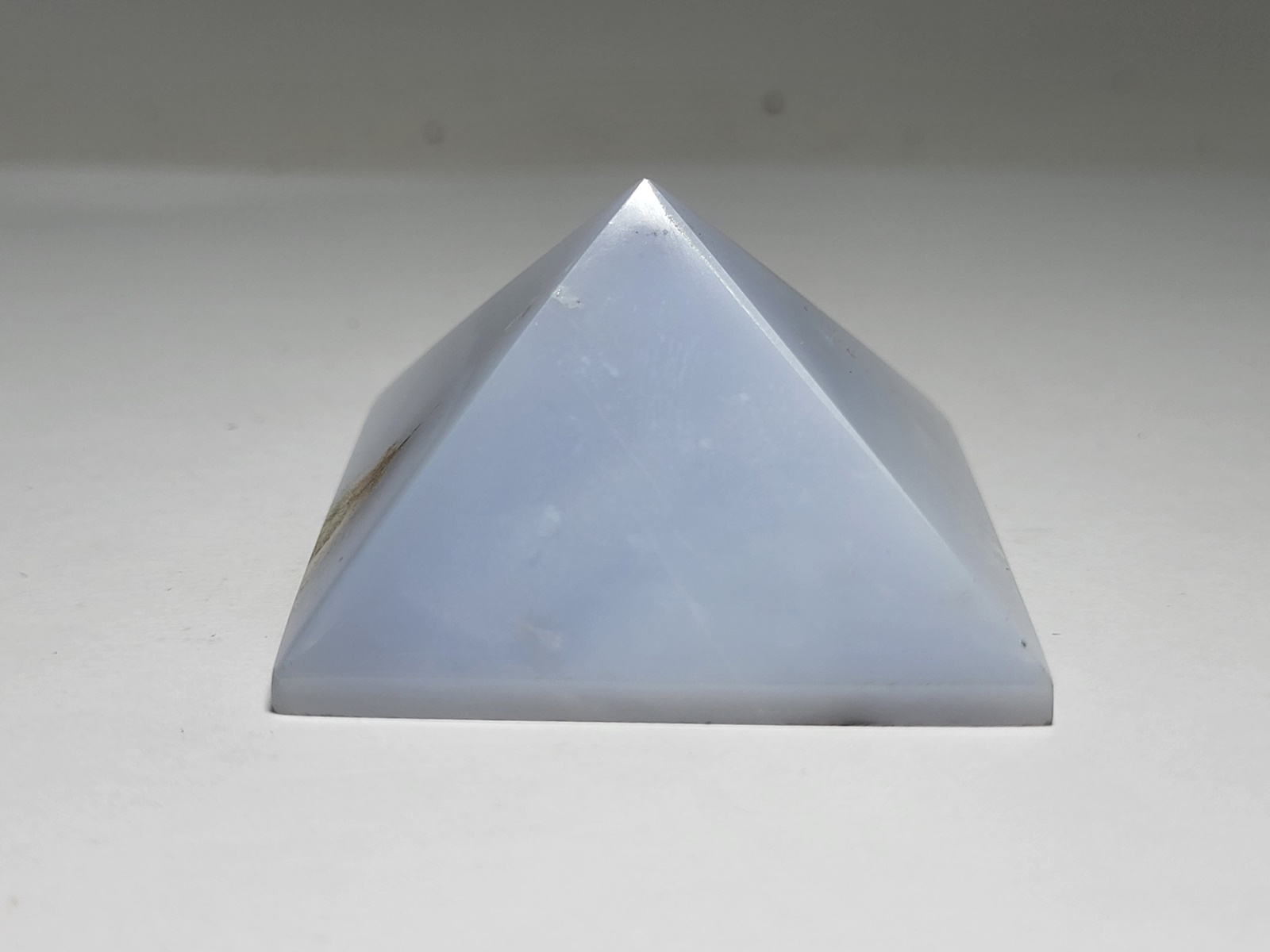 pyramida xalkidoniou-pyramid chalcedony-min3127-lavriostone pyramida xalkidoniou-pyramid chalcedony-min3127-lavriostone