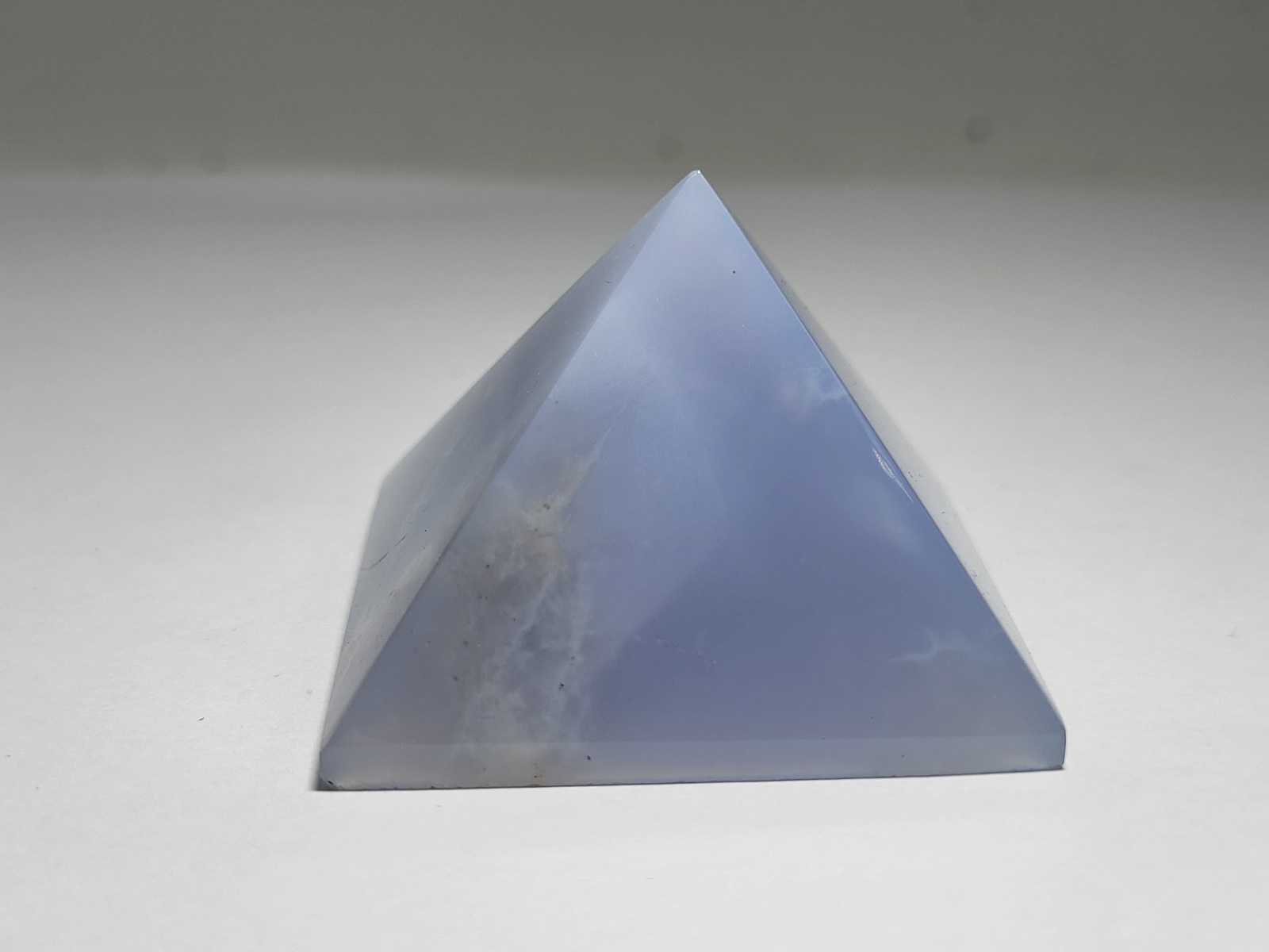 pyramida xalkidoniou-pyramid chalcedony-min3128-lavriostone pyramida xalkidoniou-pyramid chalcedony-min3128-lavriostone