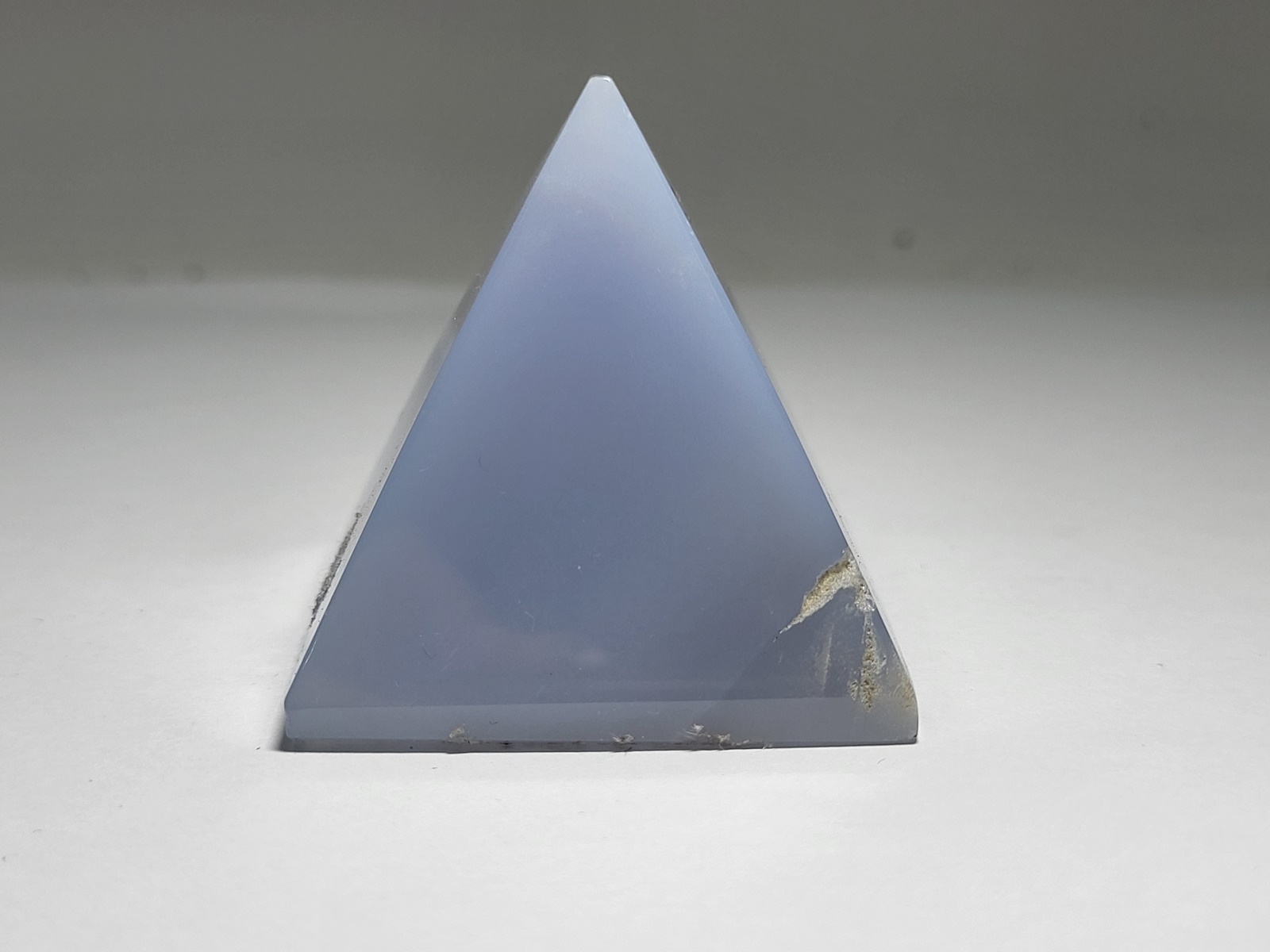 pyramida xalkidoniou-pyramid chalcedony-min3129-lavriostone pyramida xalkidoniou-pyramid chalcedony-min3129-lavriostone
