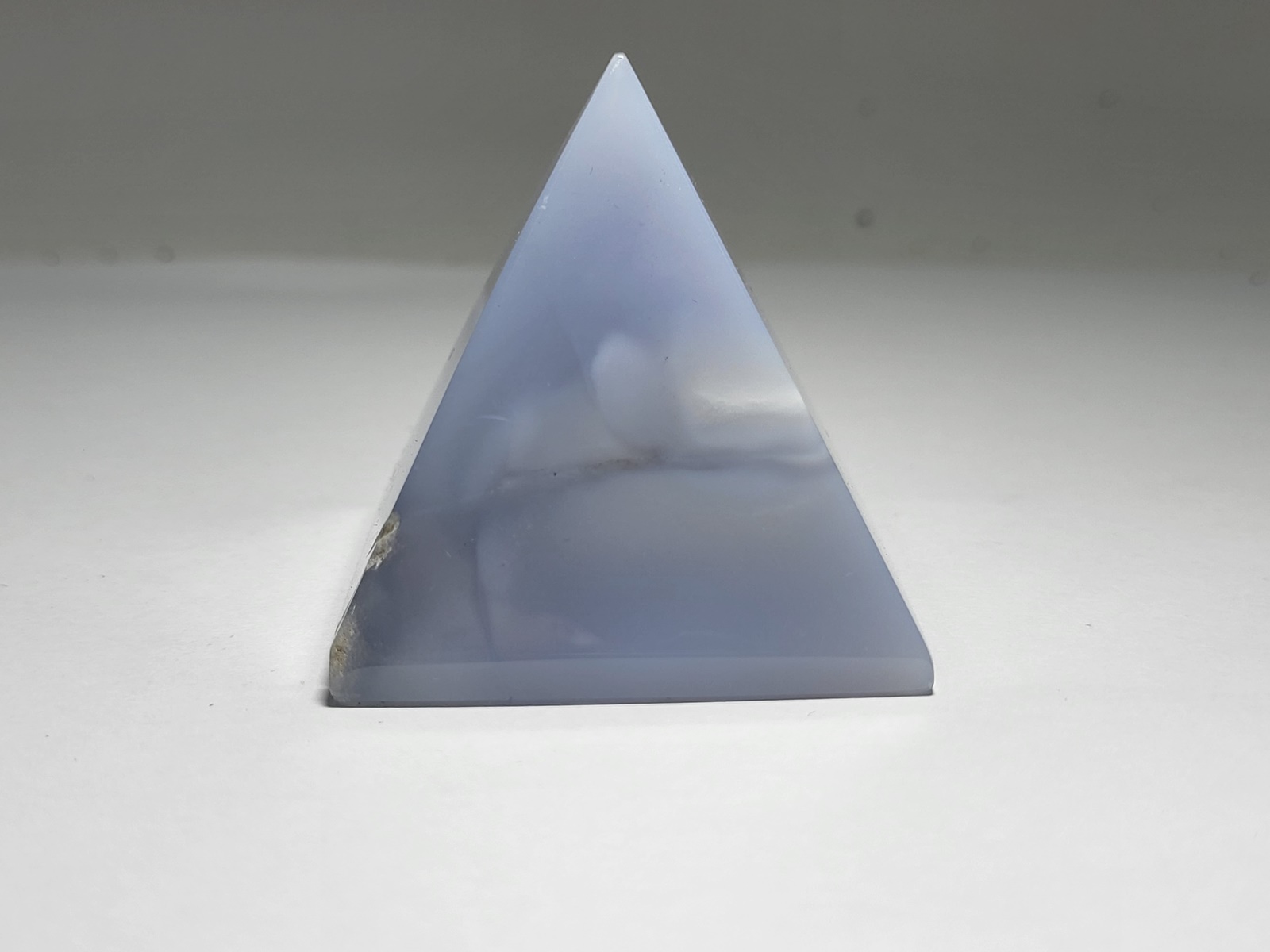 pyramida xalkidoniou-pyramid chalcedony-min3129-lavriostone pyramida xalkidoniou-pyramid chalcedony-min3129-lavriostone