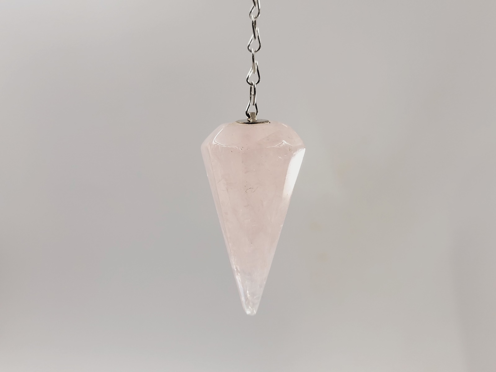 ekkremes-roz-xalazia-pendulum-pink-quartz-Pd194 ekkremes-roz-xalazia-pendulum-pink-quartz-Pd194
