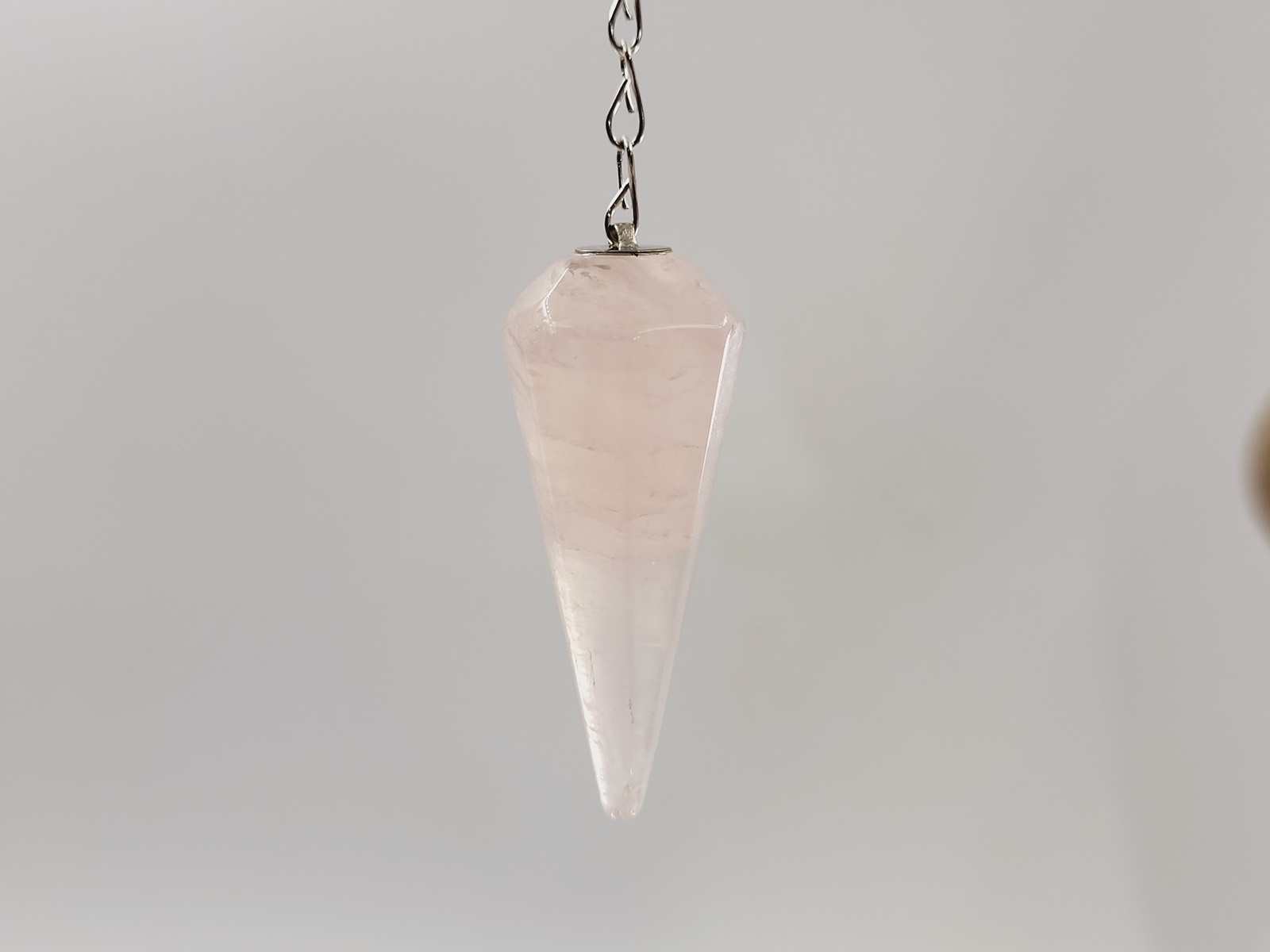 ekkremes-roz-xalazia-pendulum-pink-quartz-Pd200 (2) ekkremes-roz-xalazia-pendulum-pink-quartz-Pd200 (2)